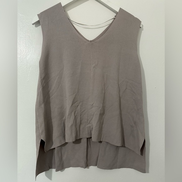 BNWT sleeveless sweater - Picture 1 of 2